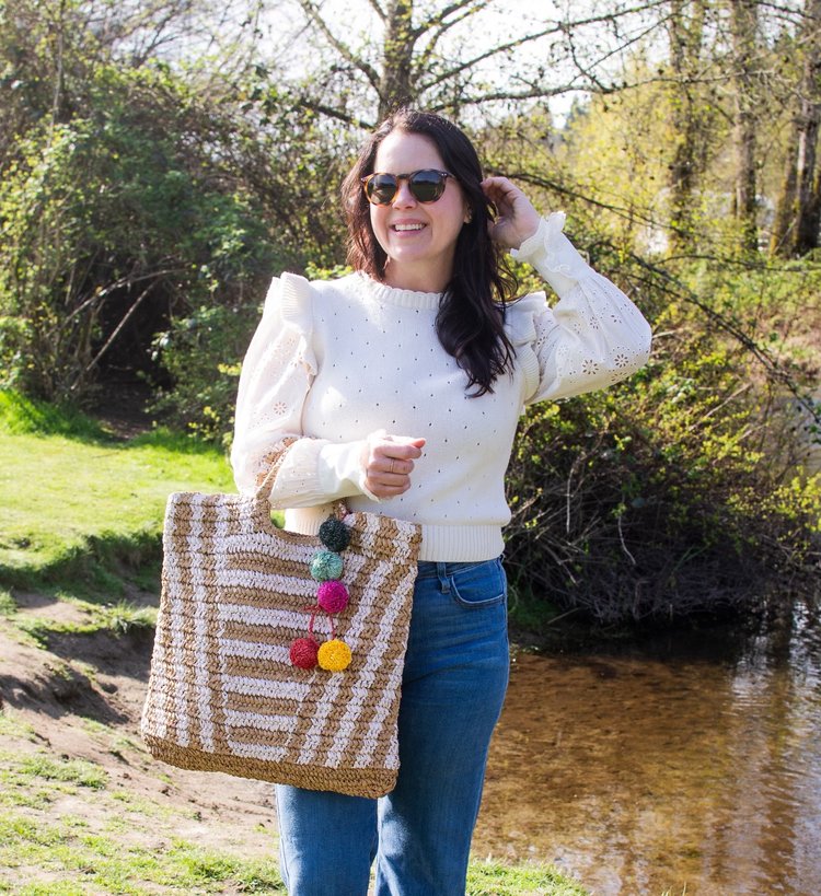 women carrying acapulcotote bag